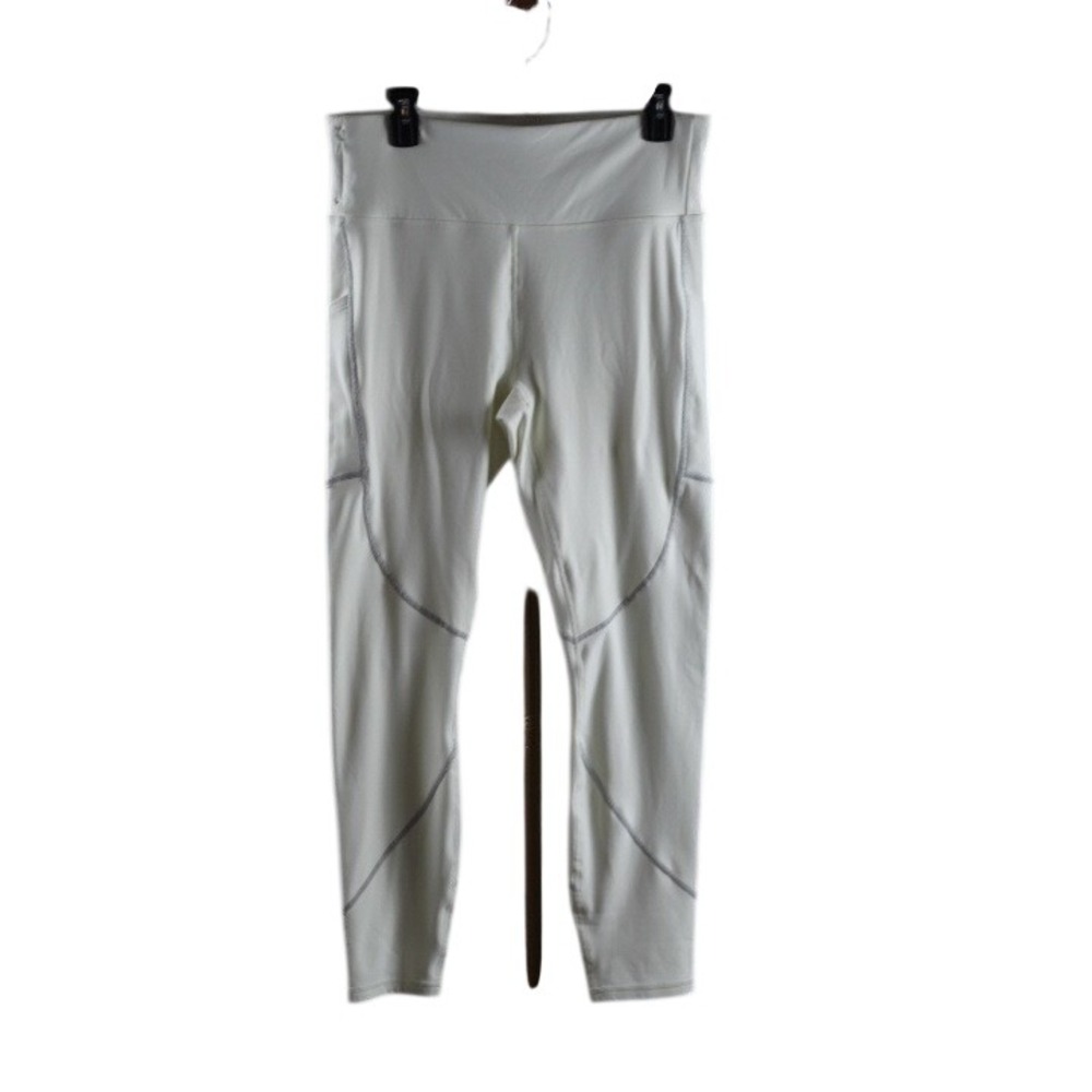 Fabletics High-Waisted Cold Weather Reflective Pocket Legging White XL LG2150546